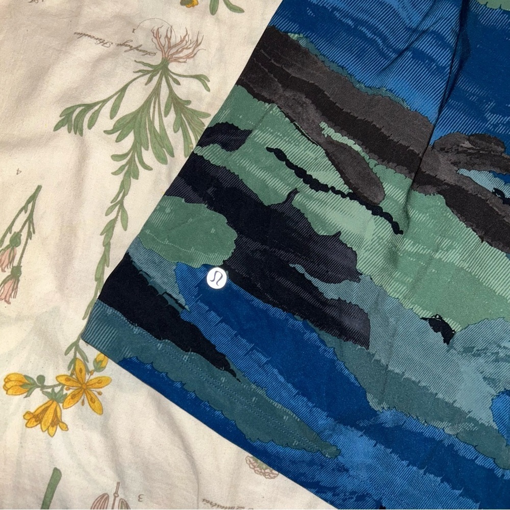 Lululemon Core Short 11"Cactus Camo Desert Teal
Vintage Green - Picture 5 of 6